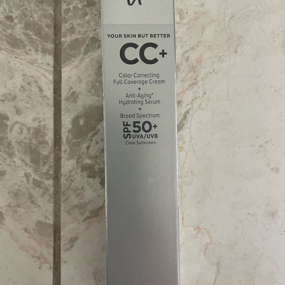 IT Cosmetics Skin-Loving Solutions